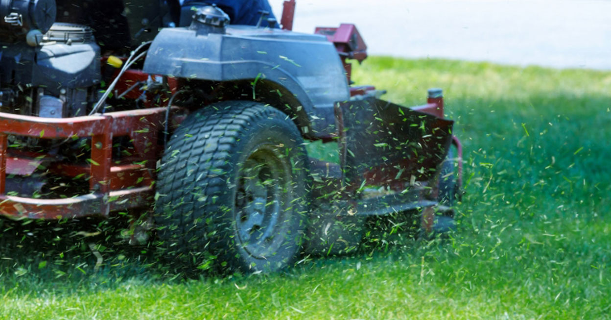 The Benefits of Zero-Turn Mowers for Large-Scale Lawn Care