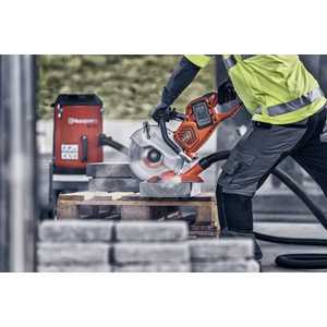 Excellent for both wet and dry cutting